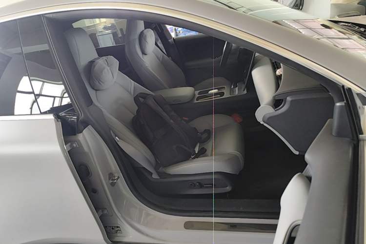 Used Nio ET5 2022 75 kWh Right Front Seat