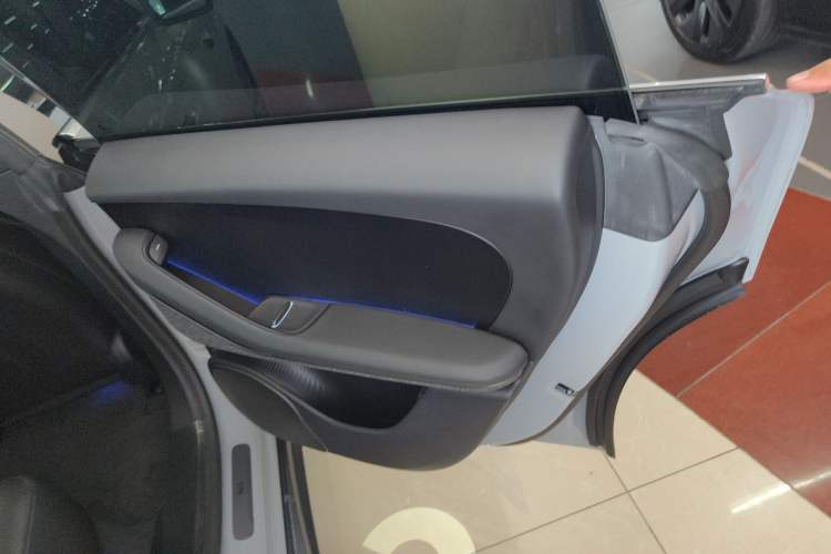 Used Nio ET5 2022 75 kWh Right Rear Door Interior