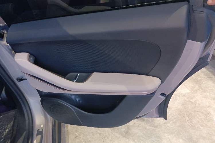 Used Nio ET5 2022 75 kWh Right Rear Door Interior