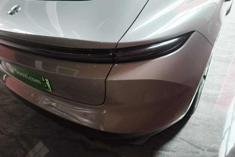 Used Nio ET5 2022 75 kWh Right Rear Taillight