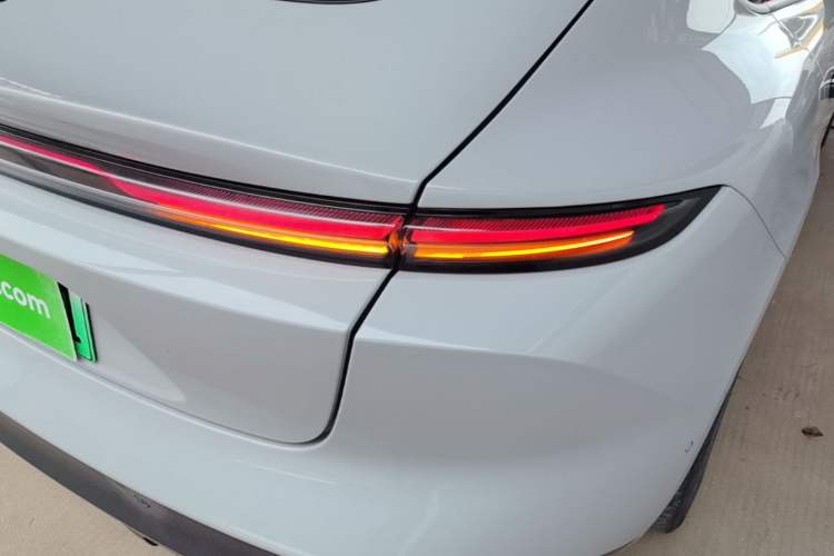 Used Nio ET5 2022 75 kWh Right Rear Taillight