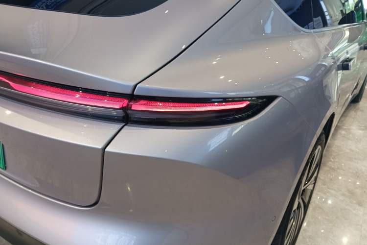 Used Nio ET5 2022 75 kWh Right Rear Taillight