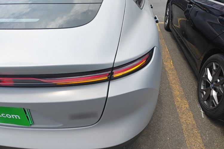 Used Nio ET5 2022 75 kWh Right Rear Taillight