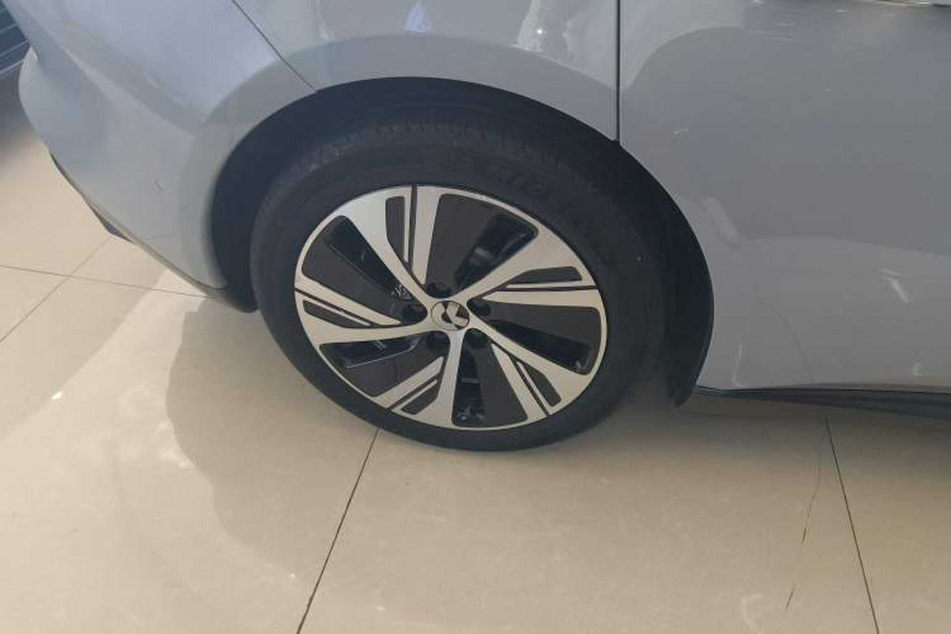 Used Nio ET5 2022 75 kWh Right Rear Wheel Hub
