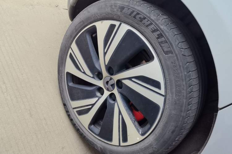 Used Nio ET5 2022 75 kWh Right Rear Wheel Hub