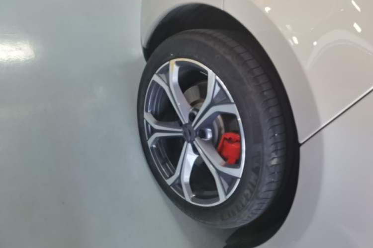 Used Nio ET5 2022 75 kWh Right Rear Wheel Hub