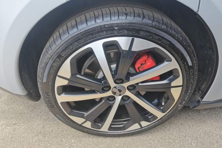 Used Nio ET5 2022 75 kWh Right Rear Wheel Hub