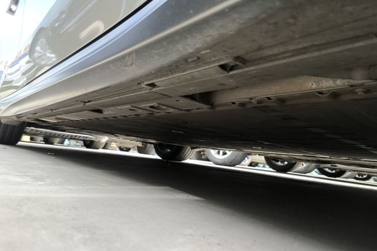 Used Nio ET5 2022 75 kWh Right Side Sill