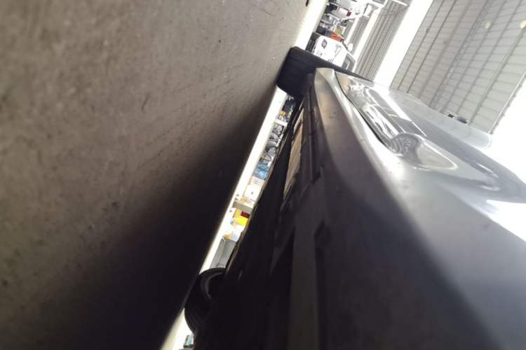 Used Nio ET5 2022 75 kWh Right Side Sill