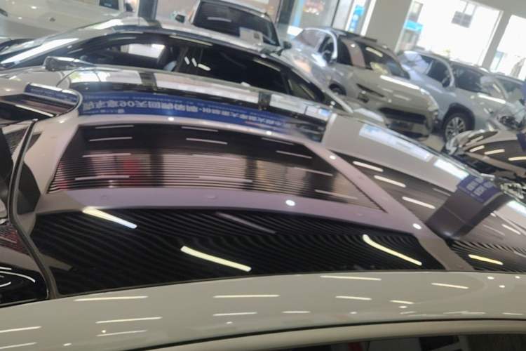 Used Nio ET5 2022 75 kWh Roof