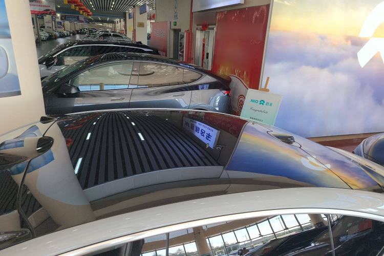 Used Nio ET5 2022 75 kWh Roof