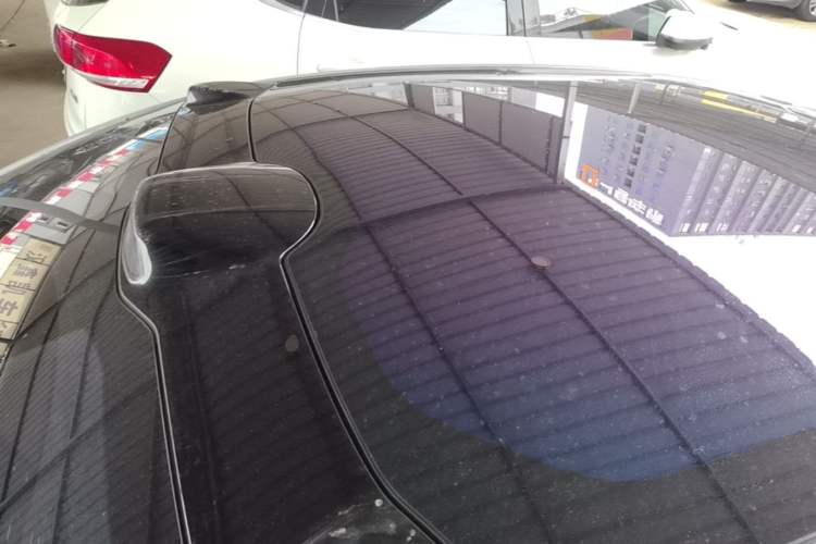 Used Nio ET5 2022 75 kWh Roof