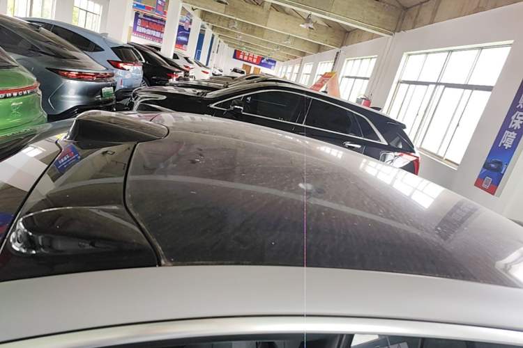 Used Nio ET5 2022 75 kWh Roof