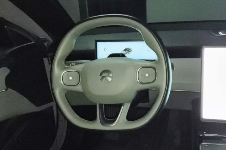Used Nio ET5 2022 75 kWh Steering Wheel