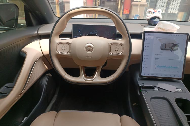 Used Nio ET5 2022 75 kWh Steering Wheel