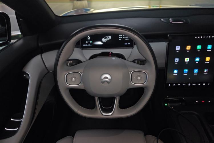 Used Nio ET5 2022 100 kWh Steering Wheel