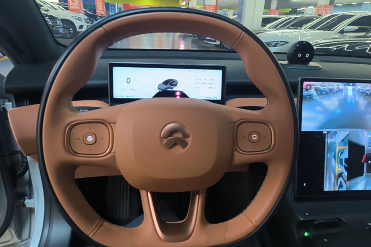 Used Nio ET5 2022 100 kWh Steering Wheel