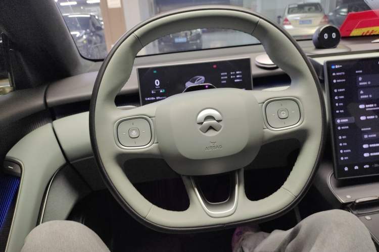 Used Nio ET5 2022 75 kWh Steering Wheel