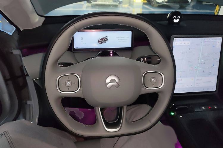 Used Nio ET5 2022 75 kWh Steering Wheel
