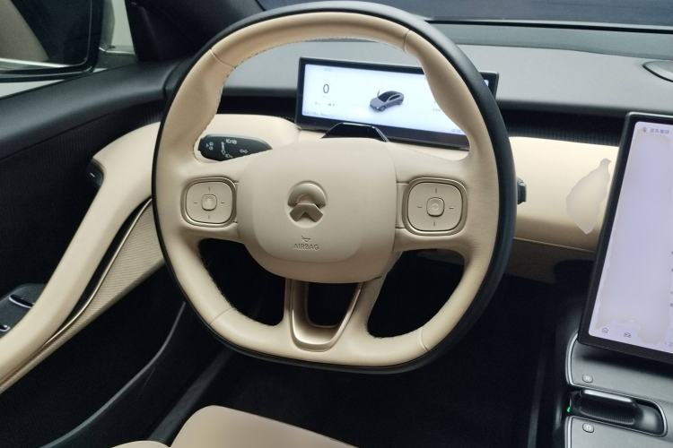 Used Nio ET5 2022 75 kWh Steering Wheel