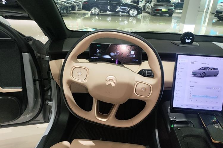 Used Nio ET5 2022 75 kWh Steering Wheel