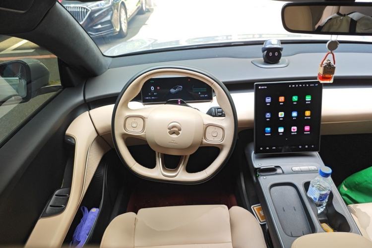 Used Nio ET5 2022 75 kWh Steering Wheel
