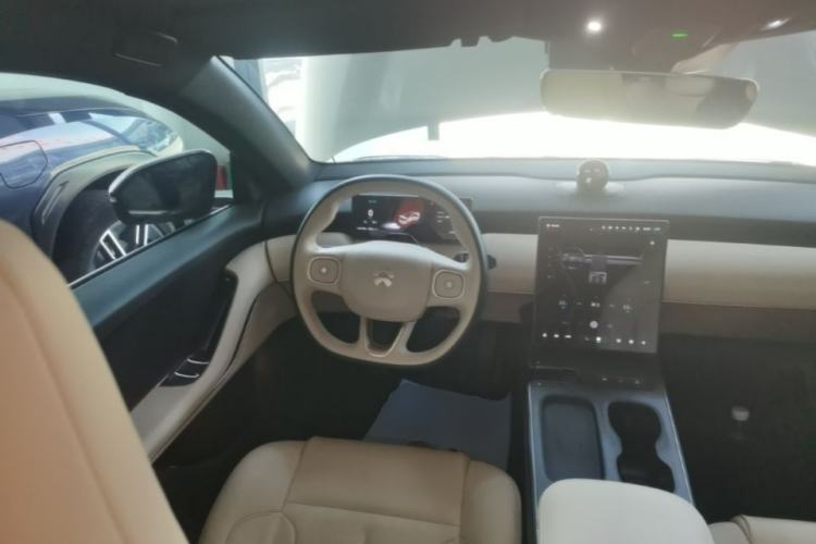 Used Nio ET5 2022 75 kWh Steering Wheel