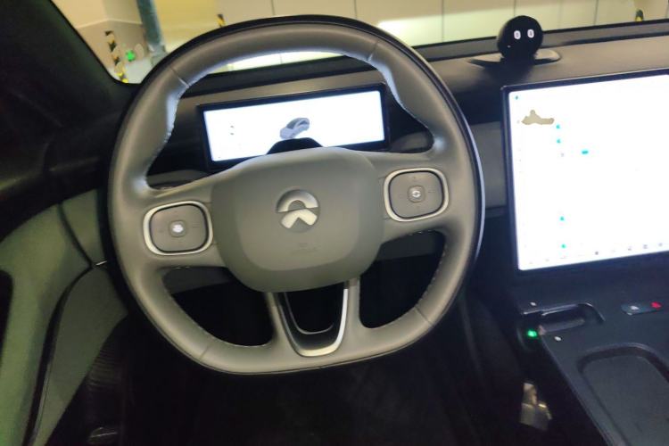 Used Nio ET5 2022 75 kWh Steering Wheel