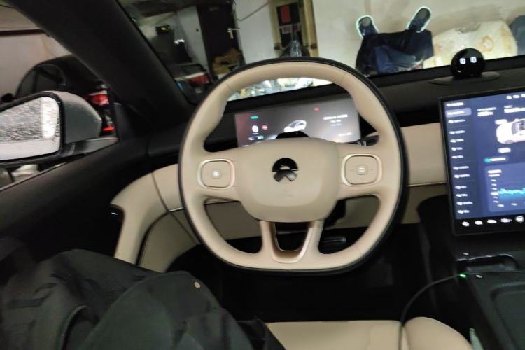 Used Nio ET5 2022 75 kWh Steering Wheel