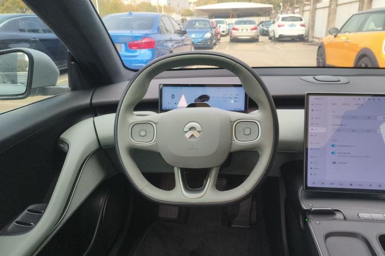 Used Nio ET5 2022 75 kWh Steering Wheel