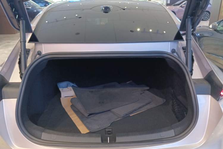 Used Nio ET5 2022 75 kWh Trunk