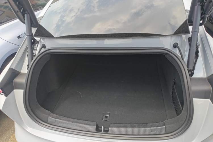 Used Nio ET5 2022 75 kWh Trunk