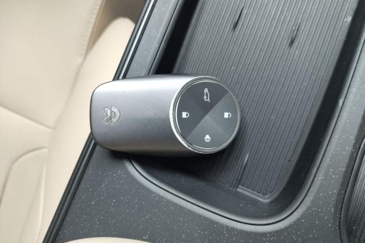 Used Nio ET5 2022 75 kWh Vehicle Key