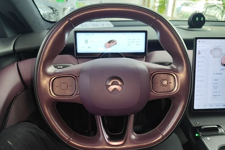Used Nio ET5 2022 75 kWh Steering Wheel