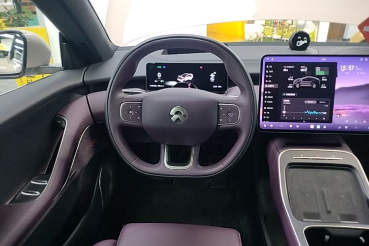 Used Nio ET5 2022 75 kWh Steering Wheel