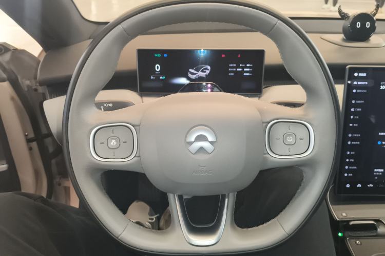 Used Nio ET5 2022 75 kWh Steering Wheel