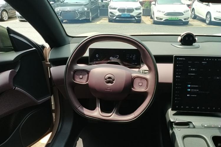 Used Nio ET5 2022 75 kWh Steering Wheel