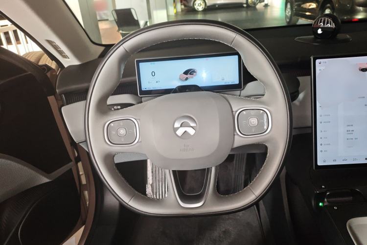 Used Nio ET5 2022 75 kWh Steering Wheel