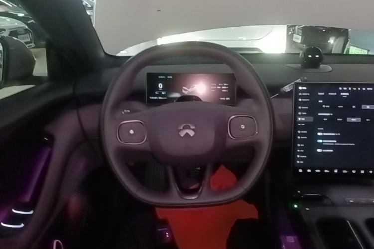 Used Nio ET5 2022 75 kWh Steering Wheel