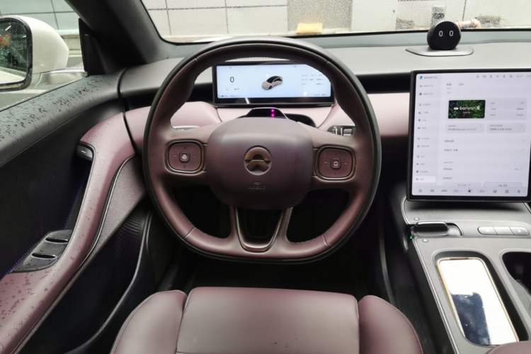 Used Nio ET5 2022 75 kWh Steering Wheel