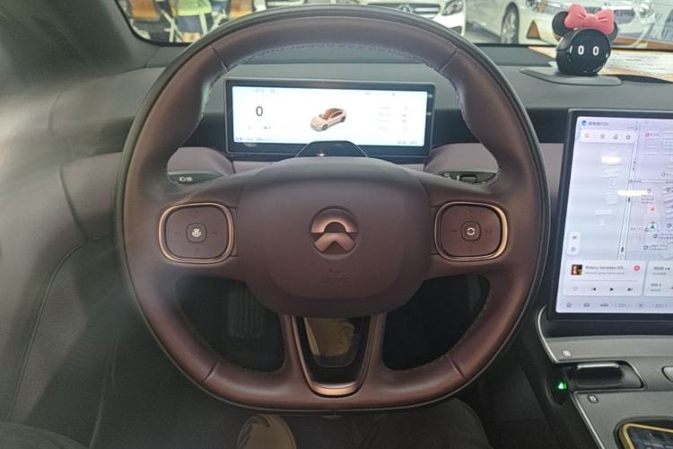 Used Nio ET5 2022 75 kWh Steering Wheel