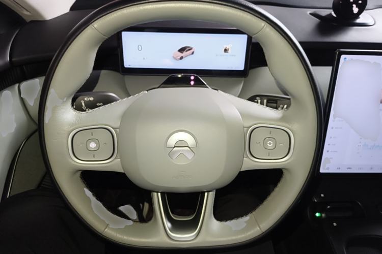 Used Nio ET5 2022 75 kWh Steering Wheel