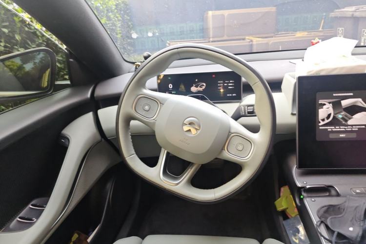 Used Nio ET5 2022 75 kWh Steering Wheel