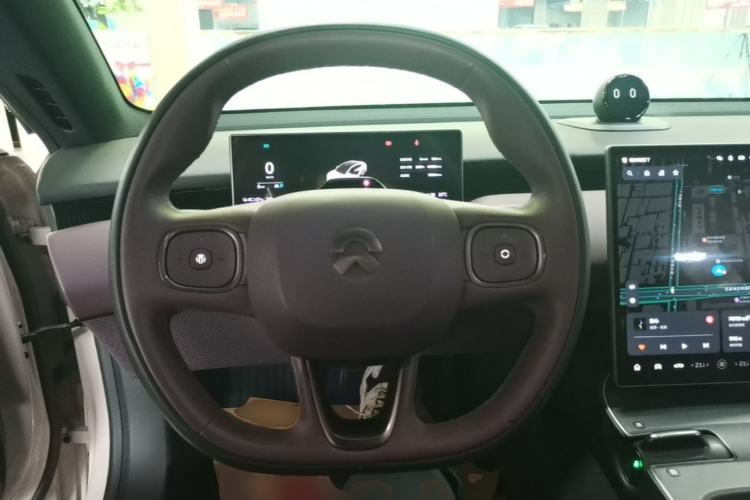 Used Nio ET5 2022 75 kWh Steering Wheel