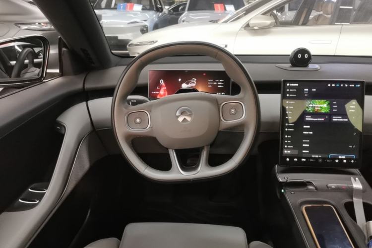 Used Nio ET5 2022 75 kWh Steering Wheel