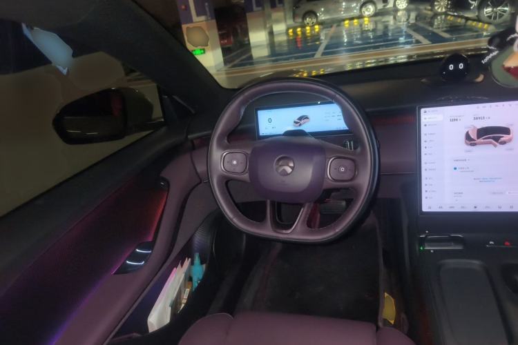 Used Nio ET5 2022 75 kWh Steering Wheel
