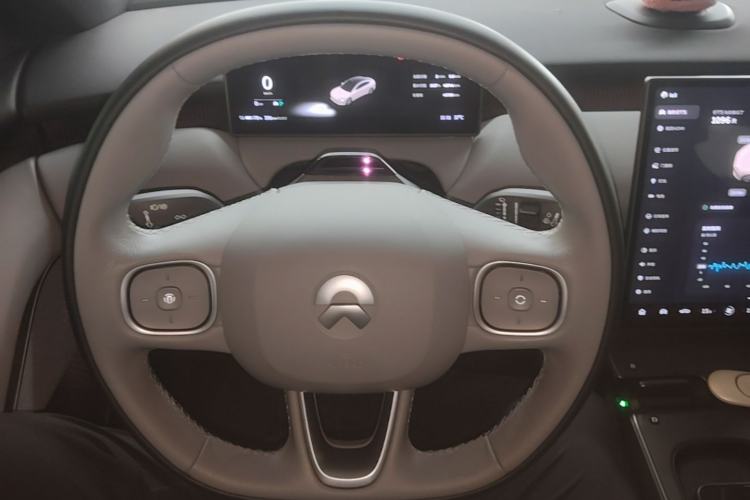 Used Nio ET5 2022 75 kWh Steering Wheel