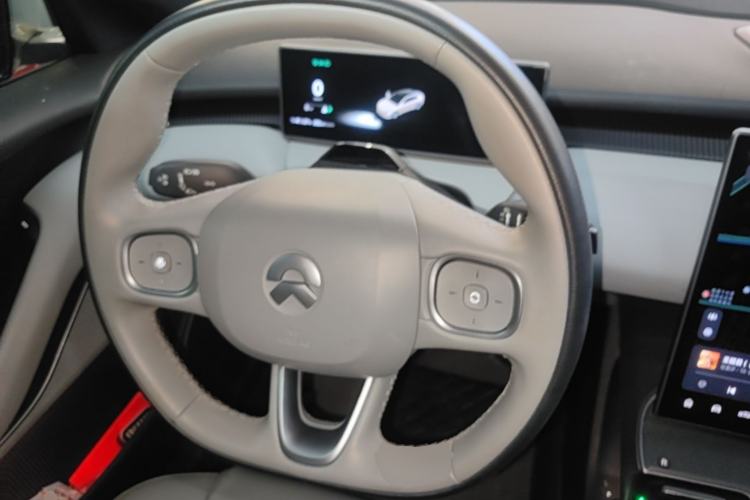 Used Nio ET5 2022 75 kWh Steering Wheel