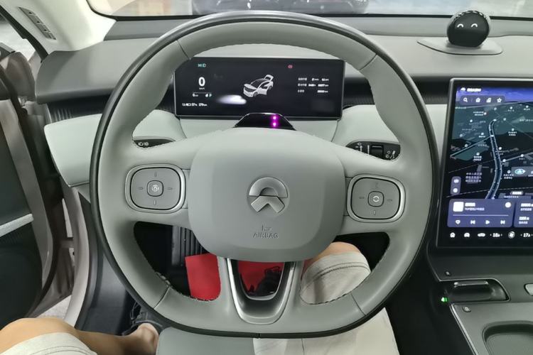 Used Nio ET5 2022 75 kWh Steering Wheel