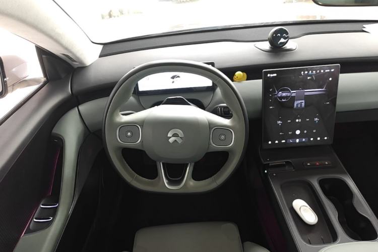 Used Nio ET5 2022 75 kWh Steering Wheel